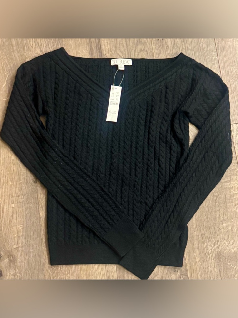 New! J.Crew Cable-knit wide V-neck sweater in merino wool - Picture 4 of 8